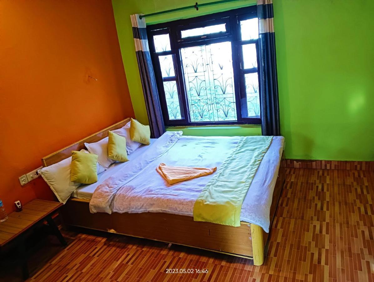 Hotel Butterfly - Peaceful Garden For Nature Lovers Sauraha Exterior photo