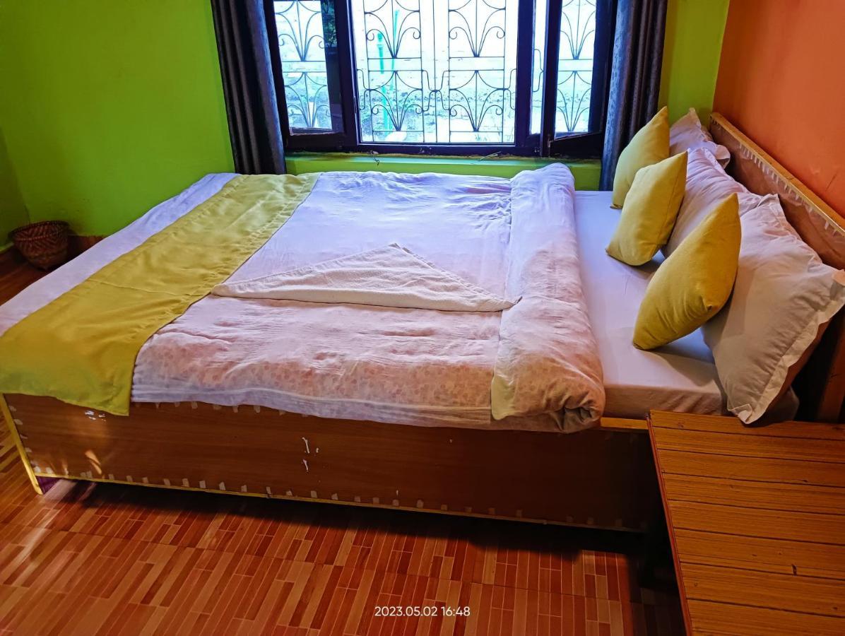 Hotel Butterfly - Peaceful Garden For Nature Lovers Sauraha Exterior photo