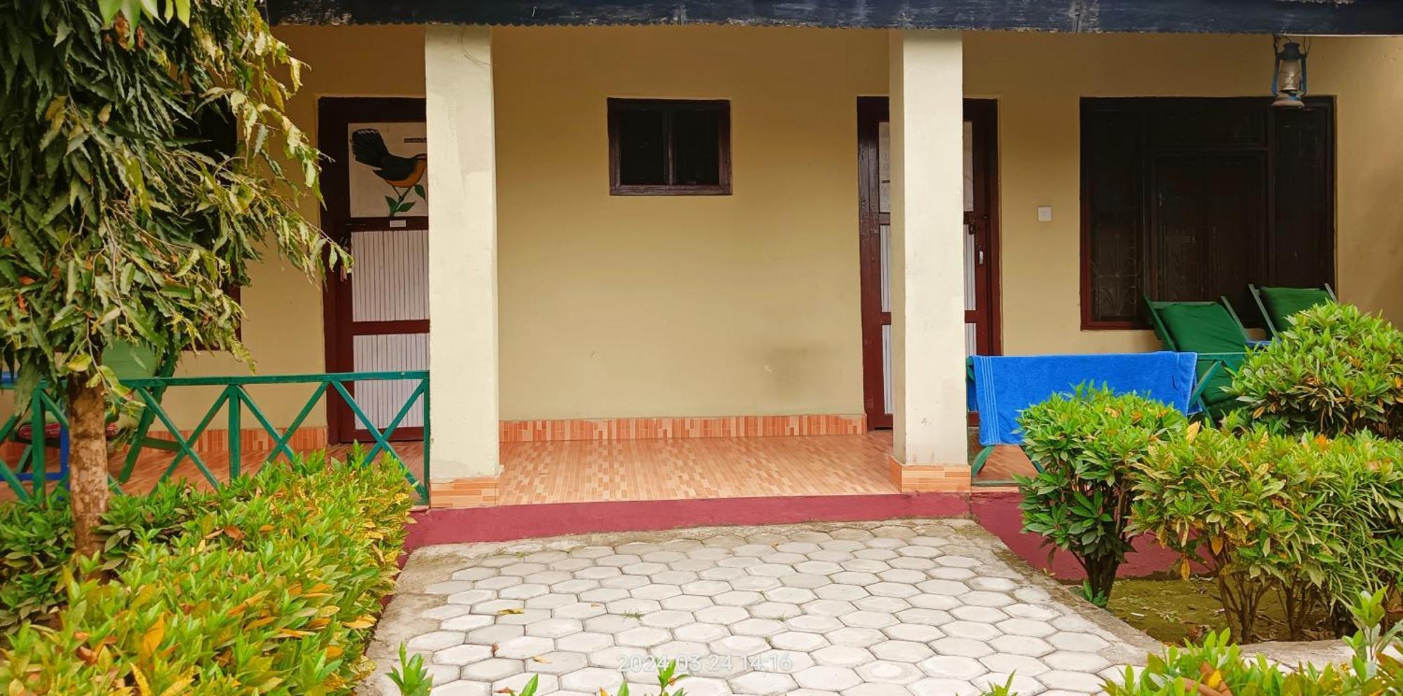 Hotel Butterfly - Peaceful Garden For Nature Lovers Sauraha Exterior photo