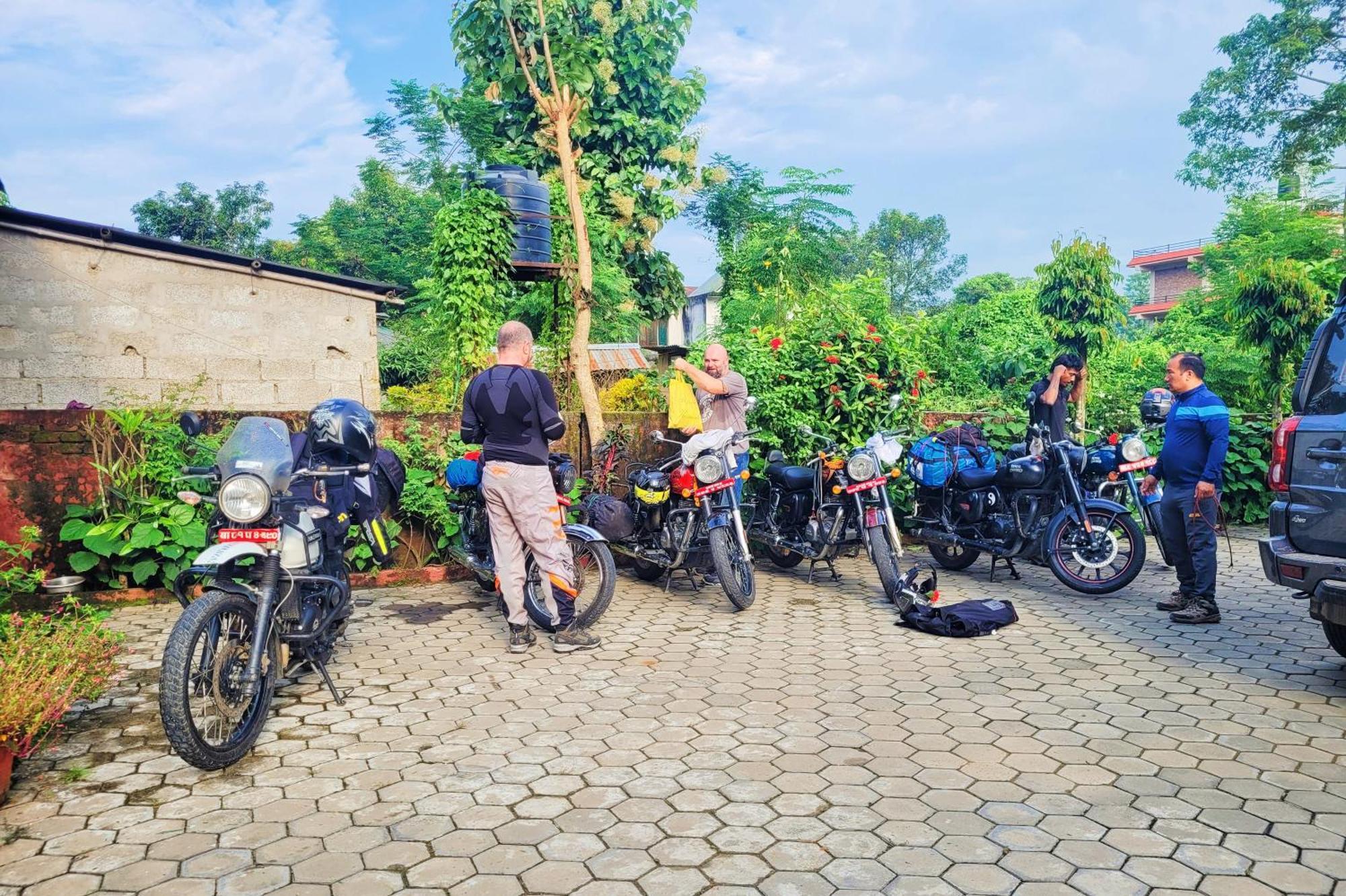 Hotel Butterfly - Peaceful Garden For Nature Lovers Sauraha Exterior photo