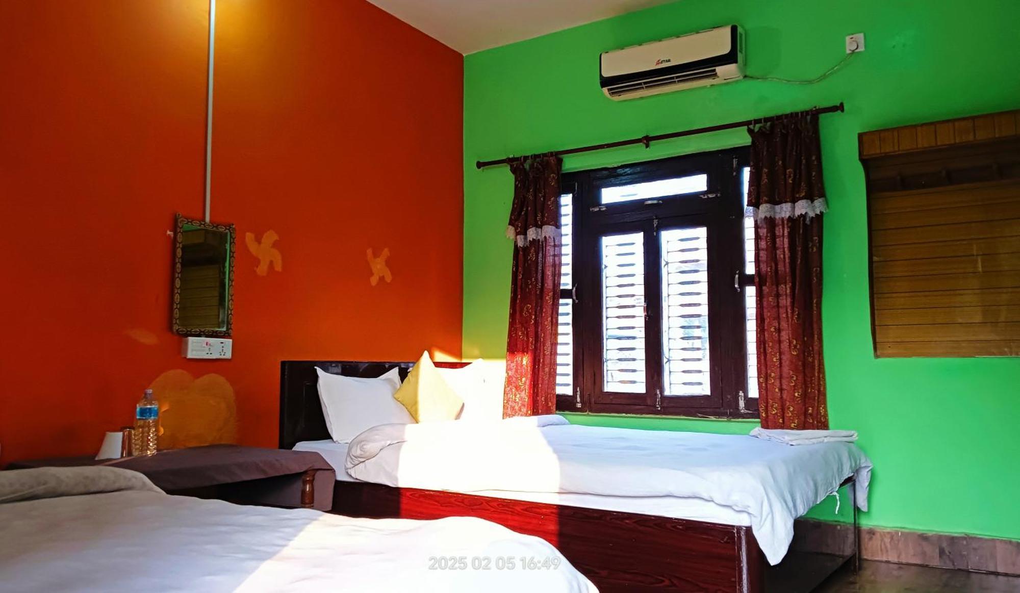 Hotel Butterfly - Peaceful Garden For Nature Lovers Sauraha Exterior photo