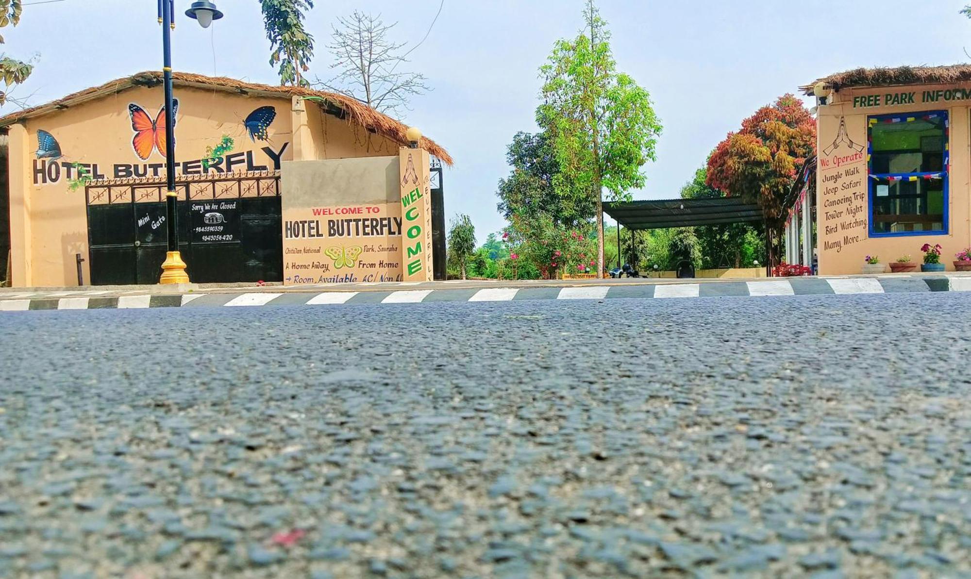 Hotel Butterfly - Peaceful Garden For Nature Lovers Sauraha Exterior photo