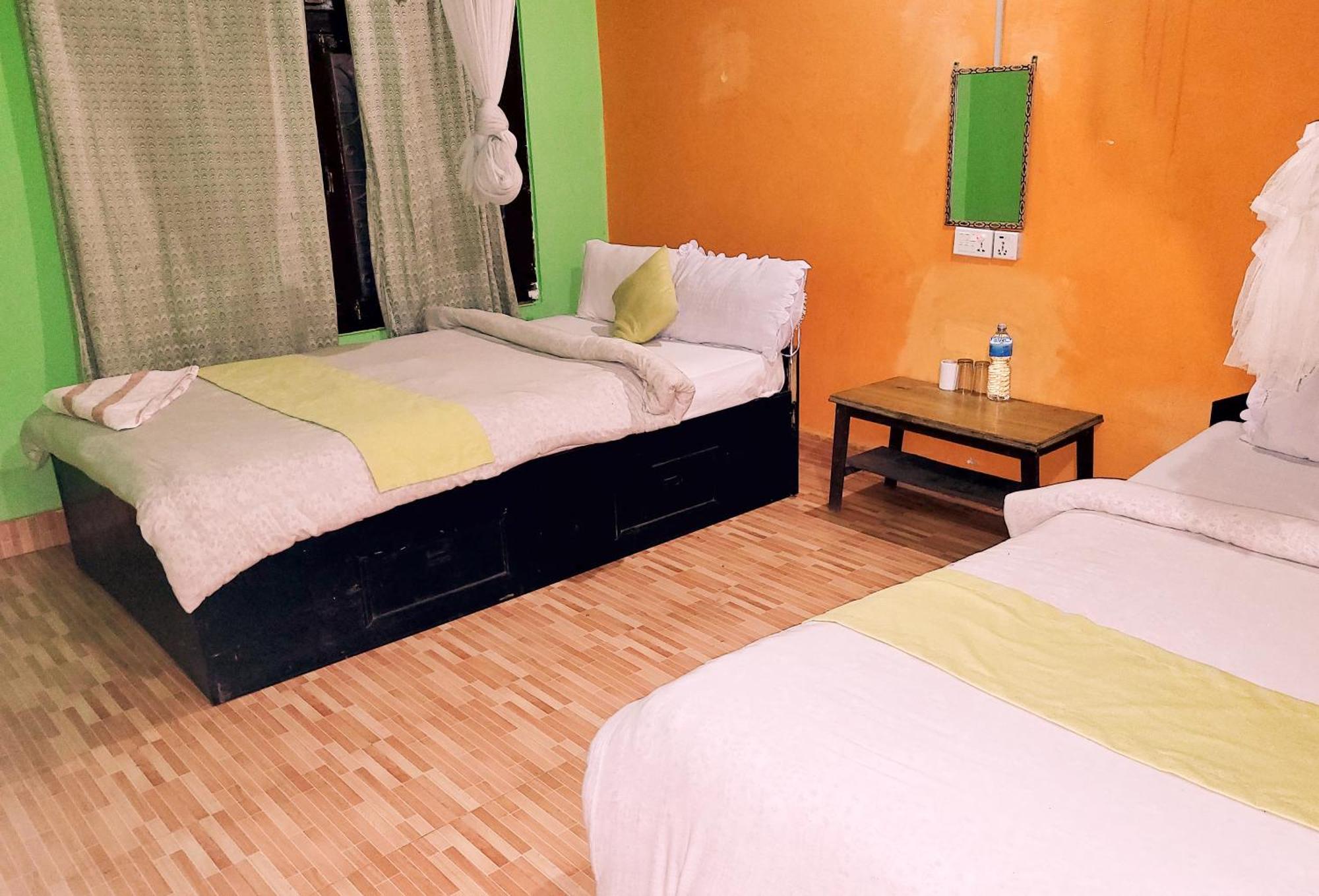 Hotel Butterfly - Peaceful Garden For Nature Lovers Sauraha Exterior photo