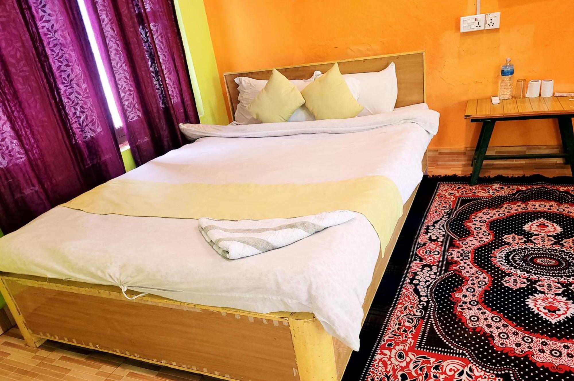 Hotel Butterfly - Peaceful Garden For Nature Lovers Sauraha Exterior photo