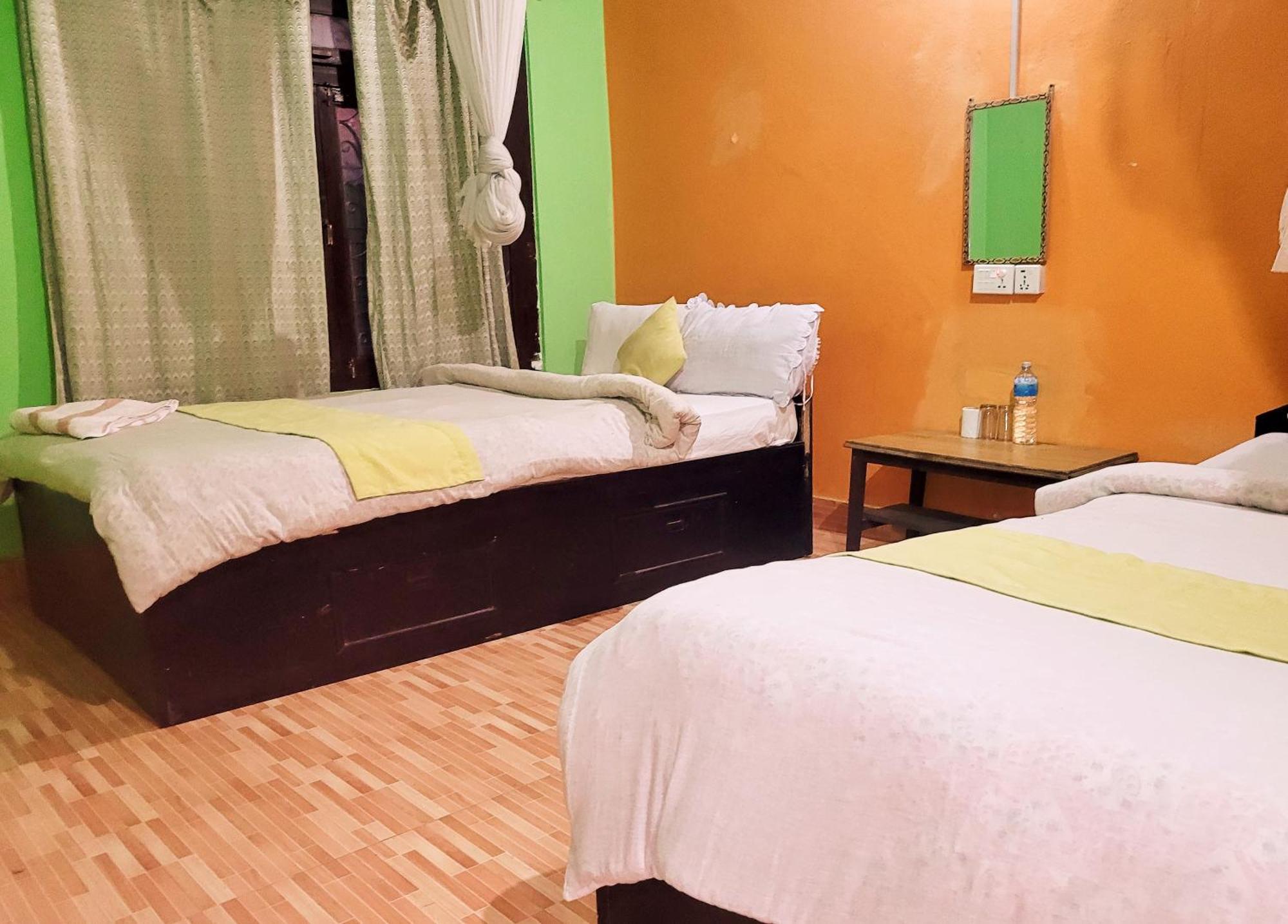 Hotel Butterfly - Peaceful Garden For Nature Lovers Sauraha Exterior photo