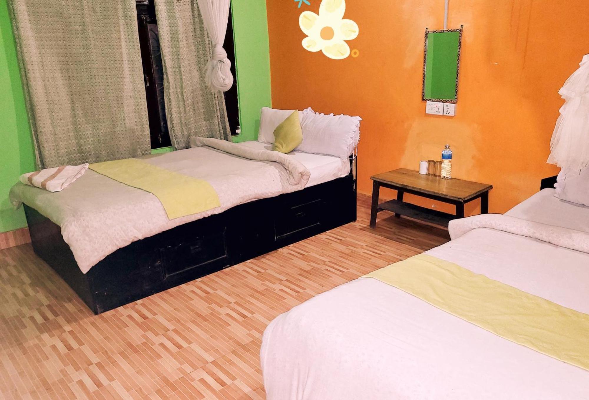 Hotel Butterfly - Peaceful Garden For Nature Lovers Sauraha Exterior photo